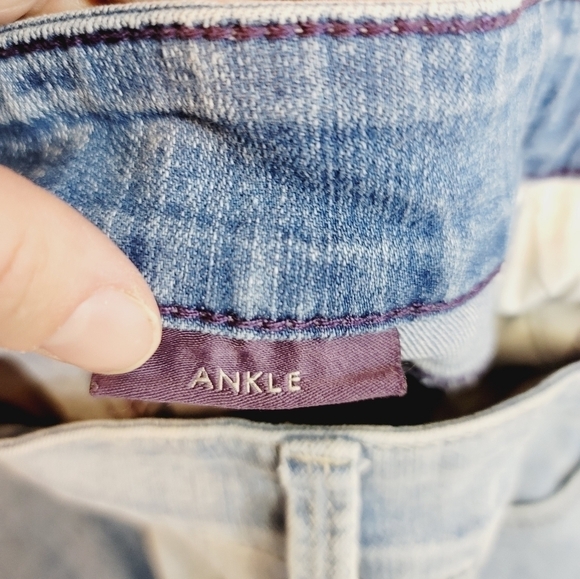 NYDJ CROCHET LACE HEM ANKLE JEANS, SZ 4 - Picture 13 of 16